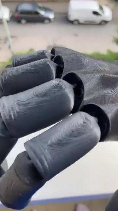 BIG HAND 🦧