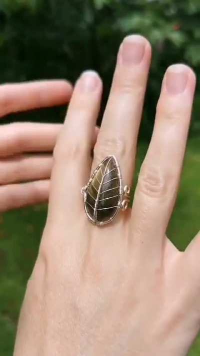 I made a leaf ring with a labradorite gemstone.
