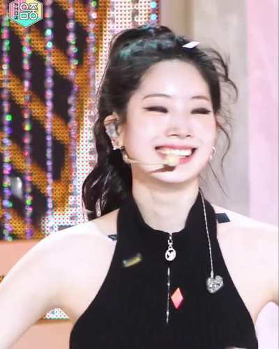 Dahyun's smile again, because we never get tired of it