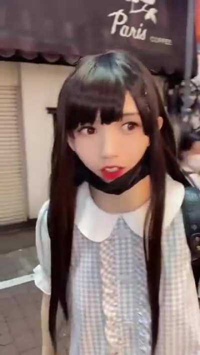 Camina raro esa chinita