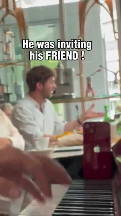 Free Opera in the Caf&eacute;