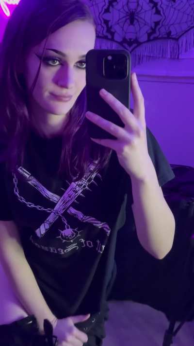 Time to unwrap your last Christmas present (spoiler alert: it&rsquo;s an emo slut) 