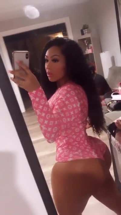 Caribbeancurlss 🍑🤳🏽