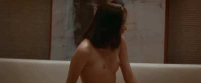 Denise Esteban's tiny plots in "Kara Krus" (2022)