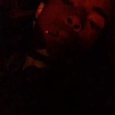 X listening to Paramores "My heart"