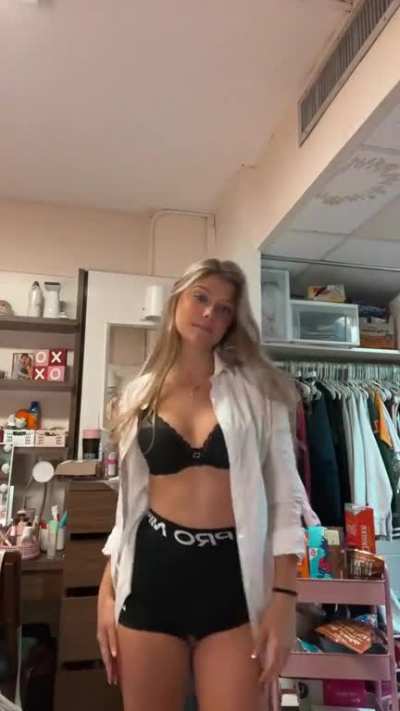 iutr wealthy girl