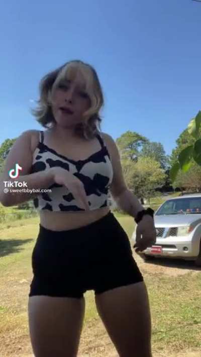 THICK white girl would defo get it