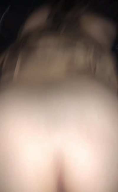 White Girl cheats on her Bf with an Arab cock in a car - Cette Blanche trompe son copain avec un Rebeu &agrave; l'arri&egrave;re de la voiture