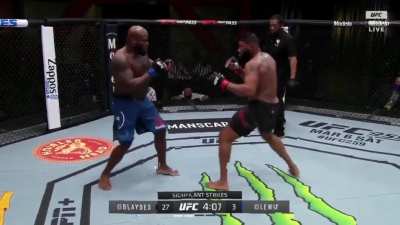 Derrick Lewis murdering Curtis Blaydes
