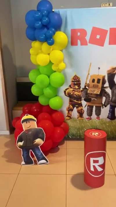 Roblox diye bi oyun var 