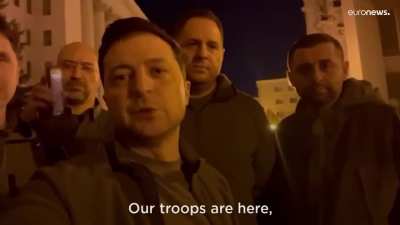 Ukrainian president (and other government members) ready to defend Kyiv (via Euronews)