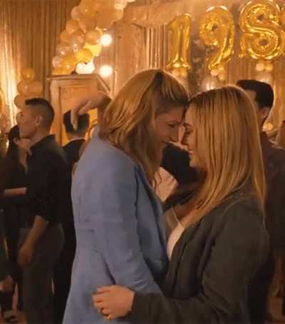 Caity Lotz &amp;amp; Jes Macallan