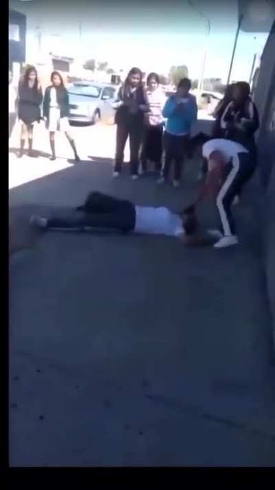 She pretended to be dead in the middle of the fight