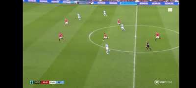 Fred's double tackle on De Bruyne after Utd lost possession.