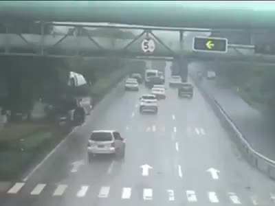 I missed my turn, this looks like a good spot.