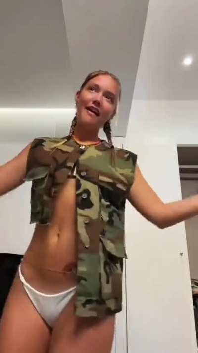 shaking ass