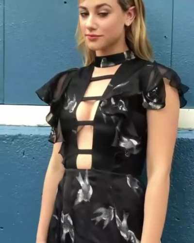 Lili Reinhart