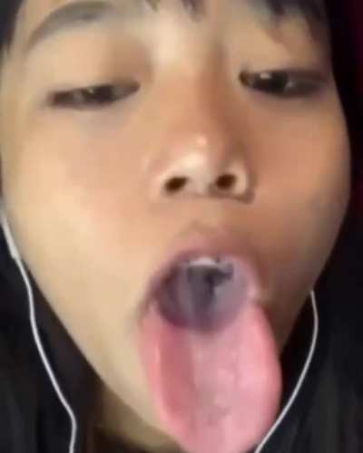 &ldquo;fuck my whore mouth&rdquo; 😂