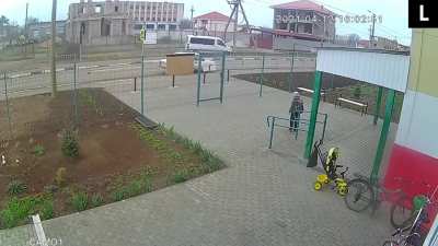 The cyclist is fine