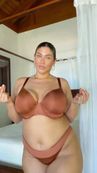 🍑👙💦