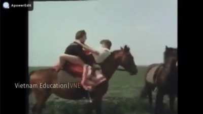 Horse rid*ng