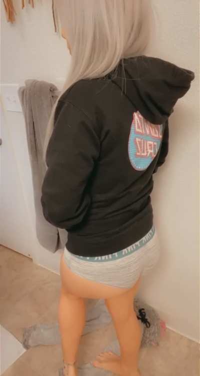 My wife has started making videos for onlyfans here's a sample (link in comments)