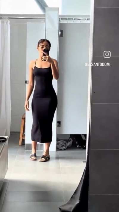 .. if anybody can tell me who this woman is, (after verifying it is in fact her and following every profile she has on the Internet) I will pay you money via cashapp. I'm not joking, she is the most perfect built human I've ever seen