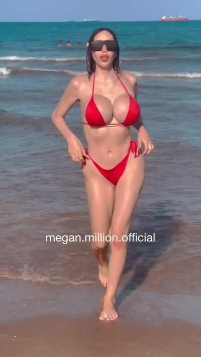 Baywatch boobbounce babe 💋