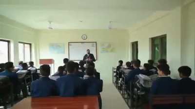&rlm;اللہ تعالیٰ کے فضل و کرم سے بھکر کی سرزمین پر علم و دانش کا وہ دیا روشن کر دیا ہے جو نسلوں کو جلا بخشے گا۔ دانش سکول کا افتتاح محض ایک عمارت کی تکمیل نہیں بلکہ پسماندہ طبقات کے بچوں کو ترقی کے مرکزی دھارے میں شامل کرنے کا میثاق ہے۔ کتابوں سے دوستی ہی وہ 