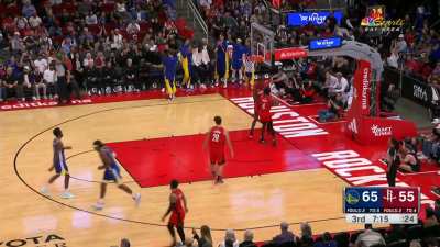[Highlight] Steph Curry attempts and makes a Steph Curry no-look three