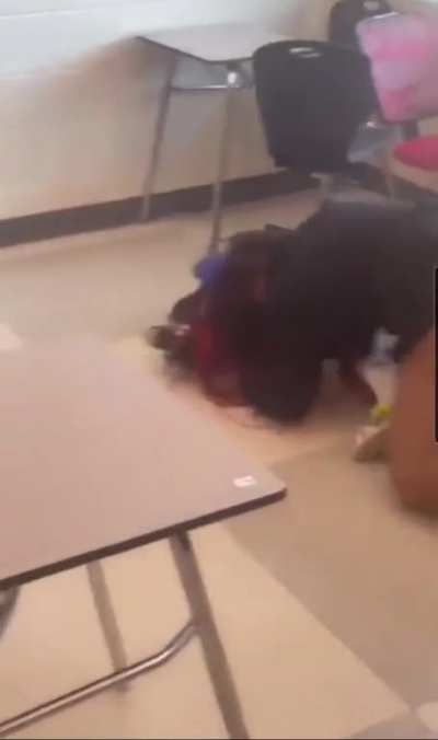 High School Teacher with serious Cakes Ground and Pounds her Student over a confiscated phone at Rocky Mount High in NC...