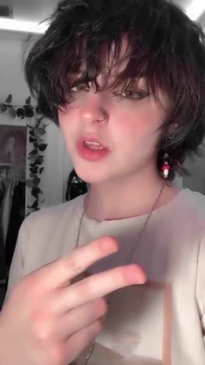 Messy hair