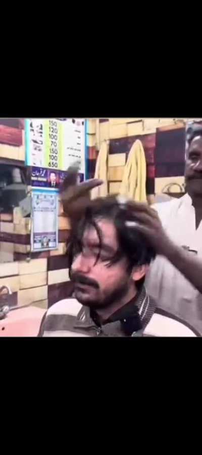 Andrezitos precisa fazer um v&iacute;deo reagindo aos cabeleireiros indianos