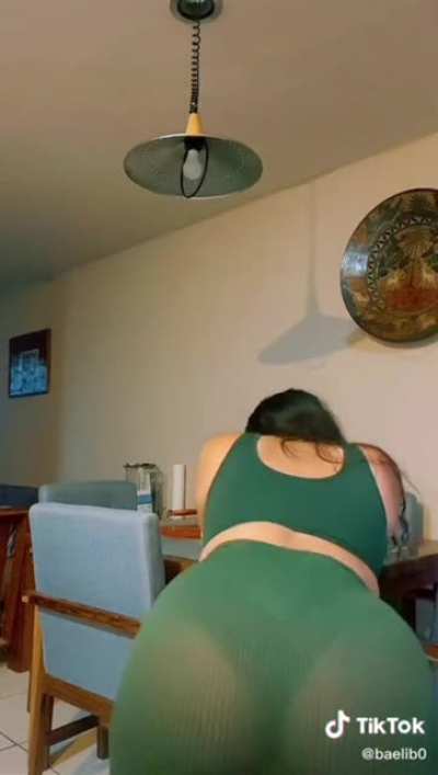 Una TIK toker