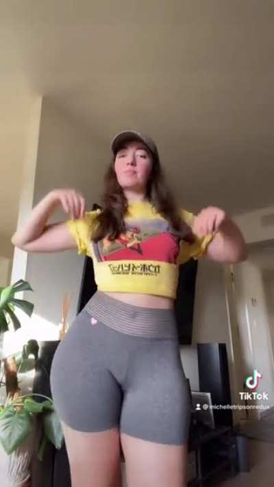Huge cameltoe