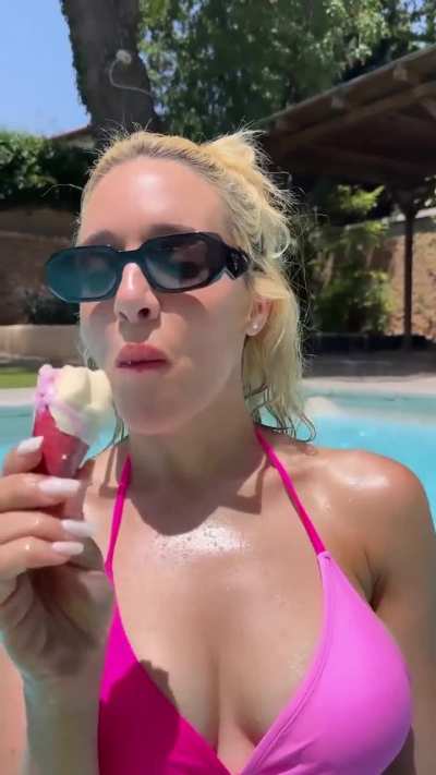 Καλό Μήνα από την Καλομ<wbr>οίρα💦<wbr>🍦