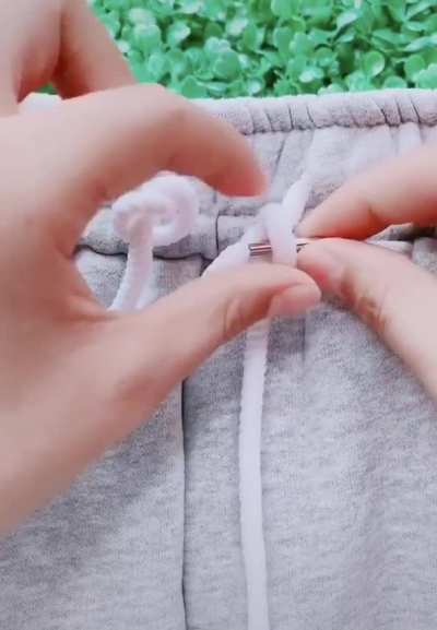 Use fisherman&rsquo;s knots to adjust pants