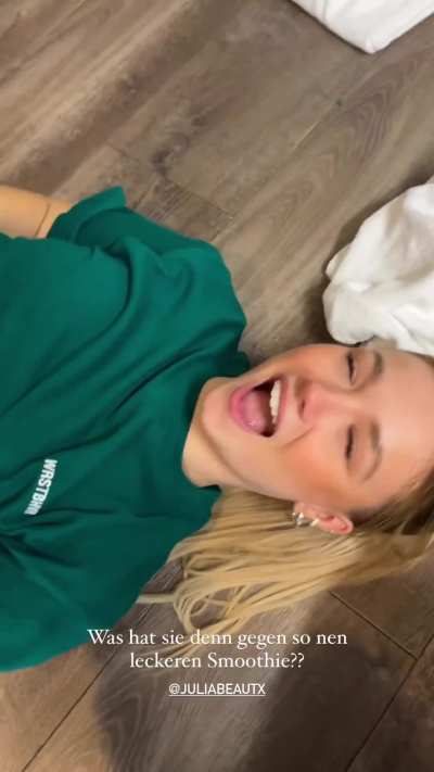 "Mund auf, Augen zu" - IG Story, 3 October 2023