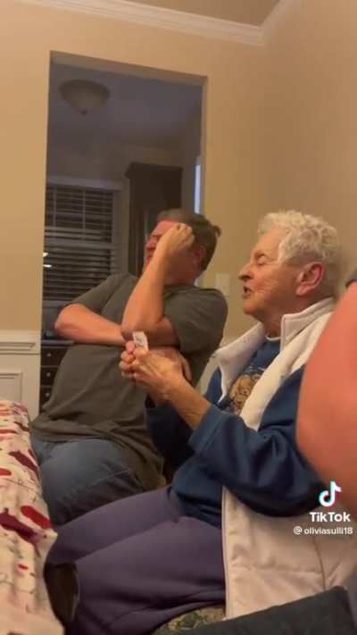 89 year old grandma plays cards against humanity and no one can keep it together