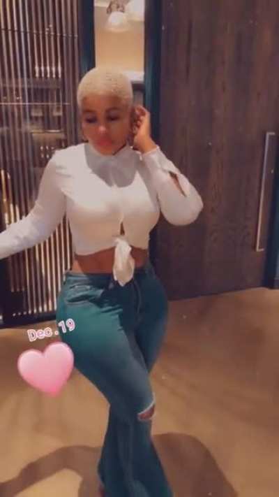 THOSE HIPS 👌🏿