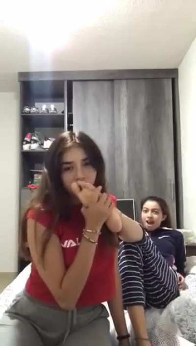 teen girl worship her friend&rsquo;s feet II