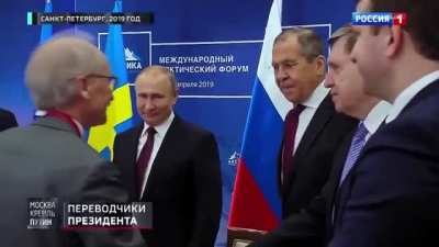 Times when Putin tried to shake someones hand