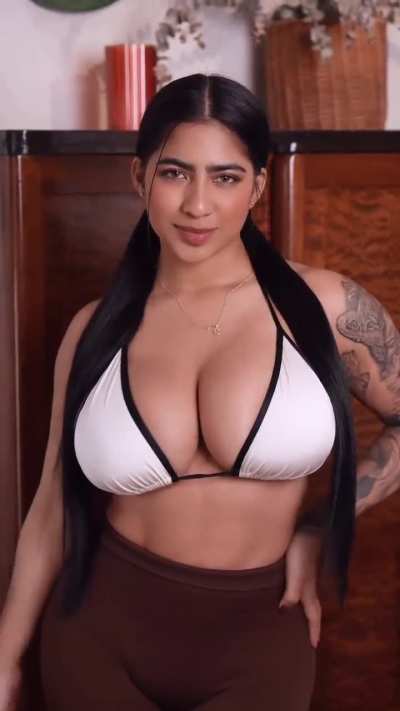 Hot 🥵 big tits