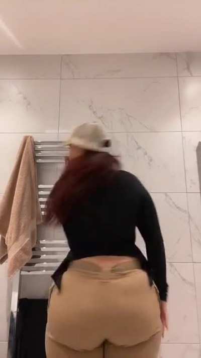 She damn fine..