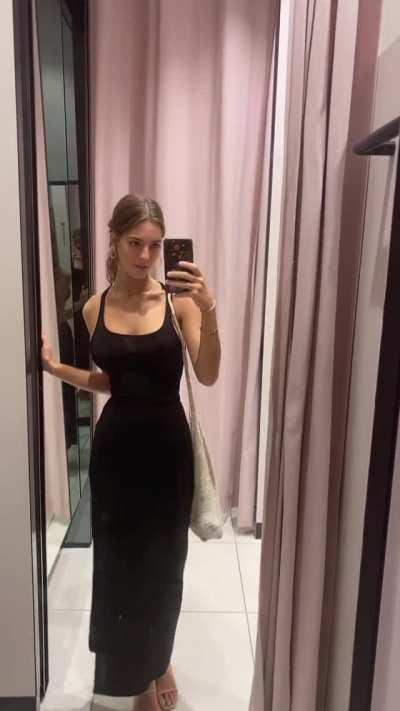 Oo this dress 🖤
