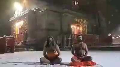 Two Sadhus in meditation at Kedarnath at 3 am amidst snowfall &amp;amp; -10&deg;C. Power Of Yoga 🕉️🕉️🕉️