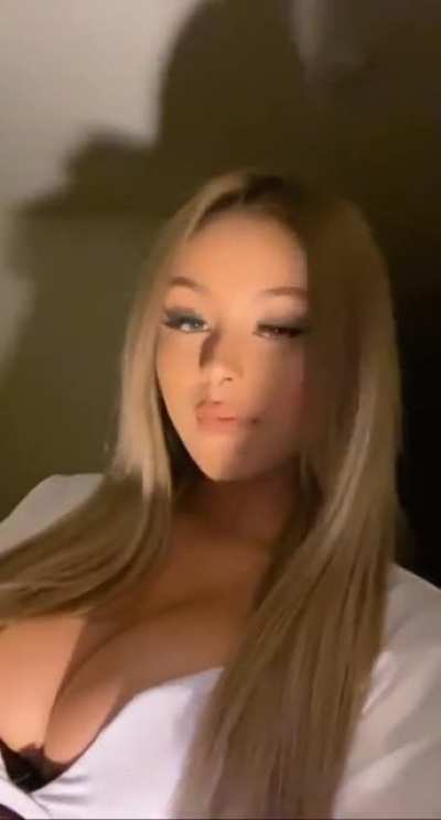 She so fine😩