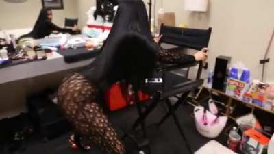 Shakin that ass