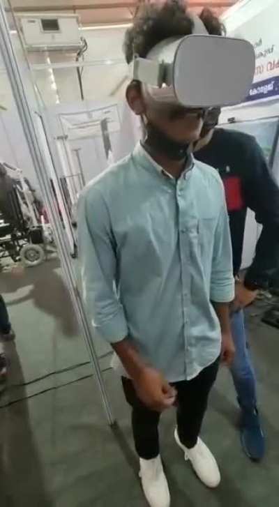 guy experience VR for the first time