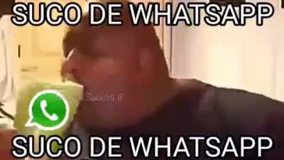 Mandando um copo de suco de whatsapp pra aben&ccedil;oar o grupo 👍